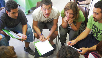 Una reunió de treballadors. (c) Oxfam Intermón Una reunió de treballadors. (c) Oxfam Intermón