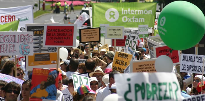 Grup d'activistes a la manifestació contra la pobresa realitzada a Madrid. (c) Joan Vicedo / Oxfam Intermón Grup d'activistes a la manifestació contra la pobresa realitzada a Madrid. (c) Joan Vicedo / Oxfam Intermón